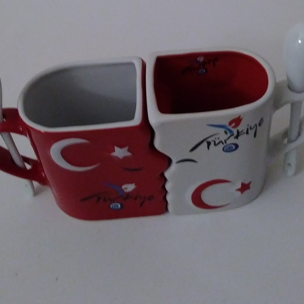 Cute Kissing Coffee Mug  Uniquely Romantic 2 PC. Set with Two Spoons - Picture 9 of 15